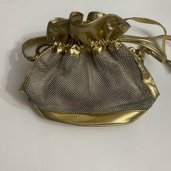 Vintages Whiting and Davis International Bucket Drawstring evening Gold bag - Picture 9 of 16